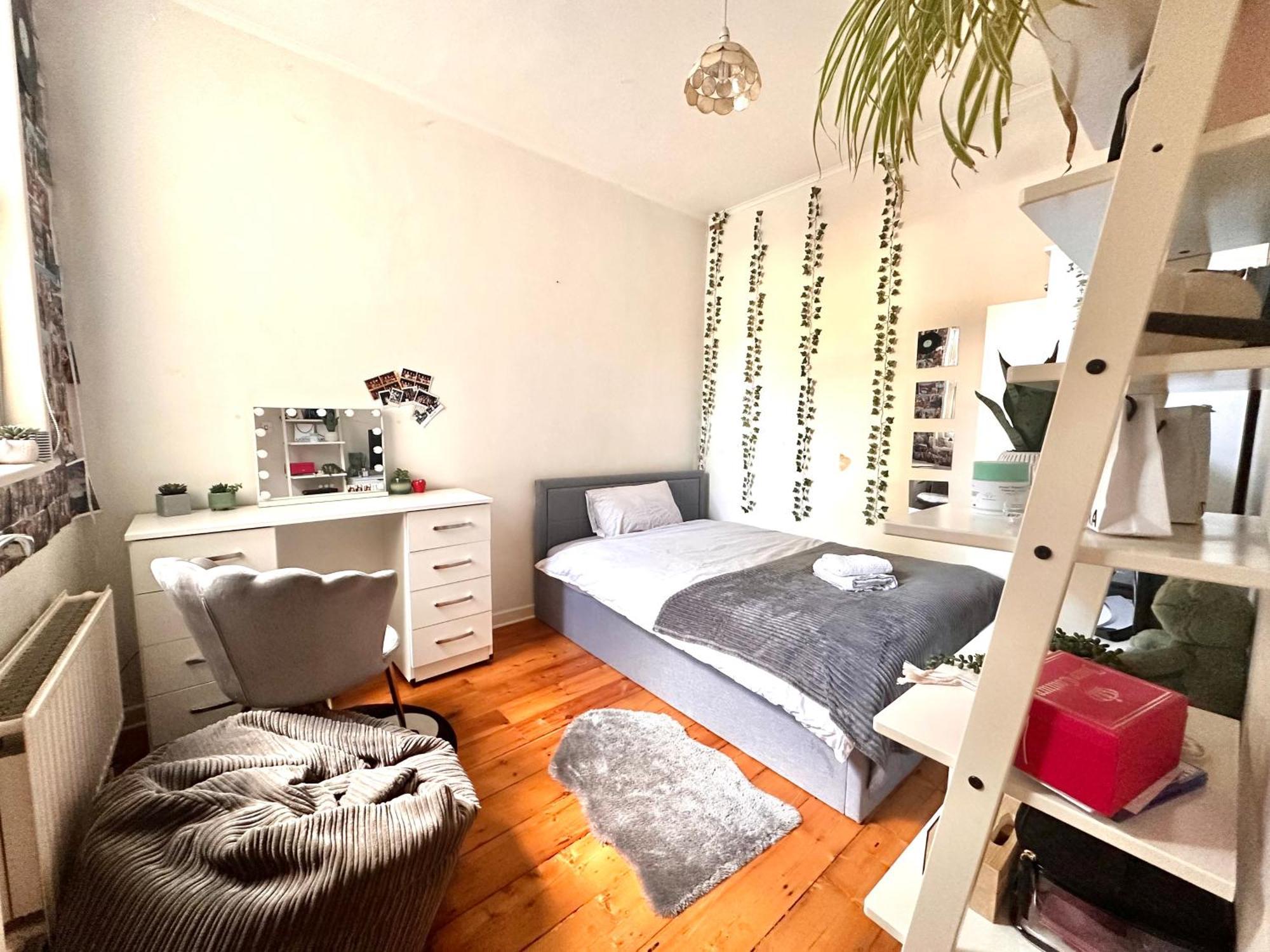 A Lovely Guest Room In West Londen Buitenkant foto